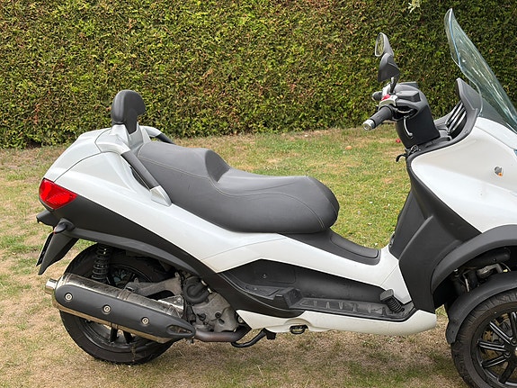 Piaggio Mp3400 3 of 3