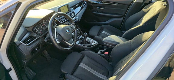 BMW 218d 7 of 13