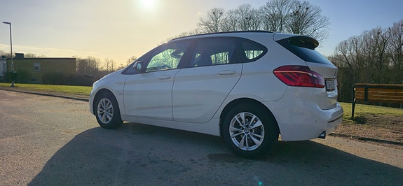 BMW 218d 3 of 13