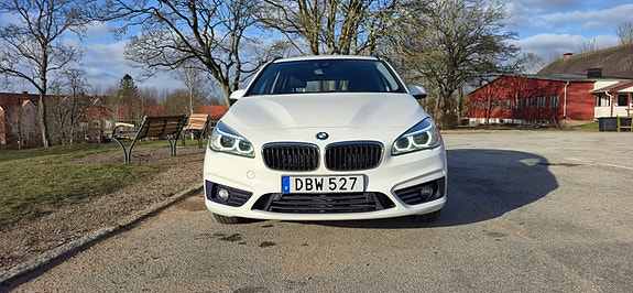 BMW 218d 2 of 13
