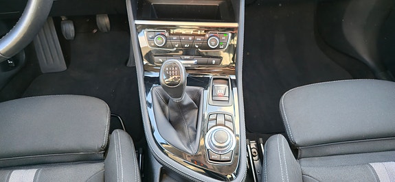 BMW 218d 10 of 13