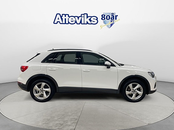 Audi Q3 2 of 18