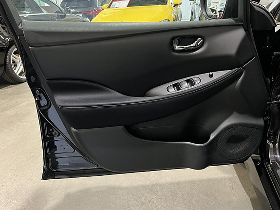 Nissan Leaf 8 of 29