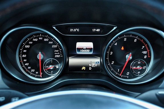 Mercedes-Benz CLA200 9 of 16