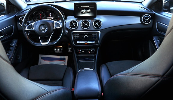 Mercedes-Benz CLA200 8 of 16