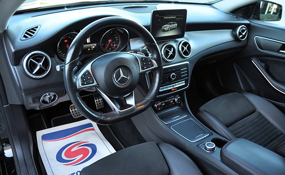 Mercedes-Benz CLA200 7 of 16