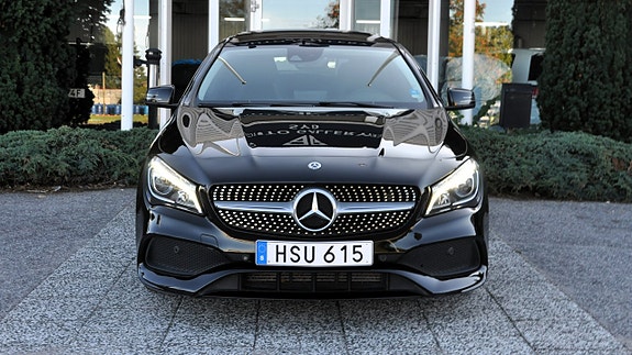 Mercedes-Benz CLA200 2 of 16