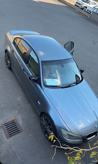 BMW 320d 2 of 10
