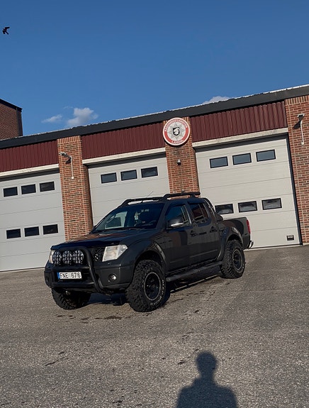 Nissan Navara 2 of 7