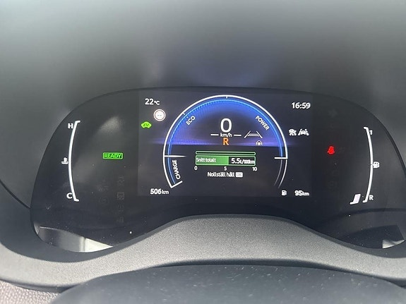 Toyota Yaris Cross 12 of 12