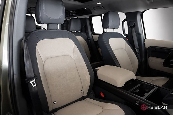 Land Rover Defender 90 14 of 27