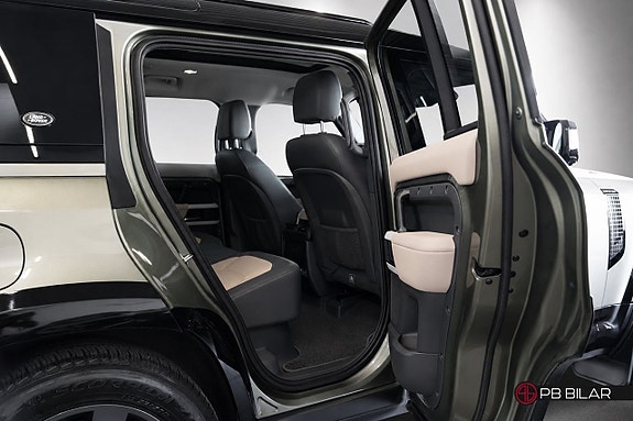 Land Rover Defender 90 15 of 27
