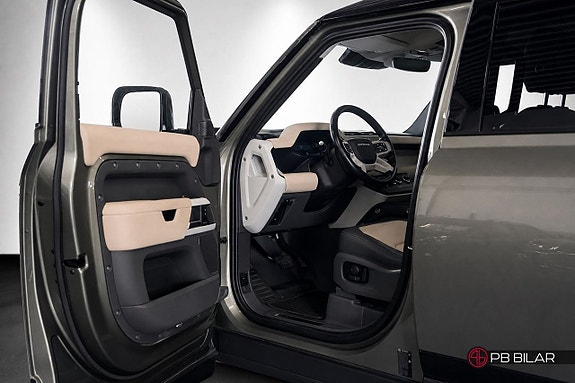 Land Rover Defender 90 10 of 27