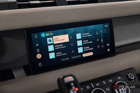 Land Rover Defender 90 22 of 27