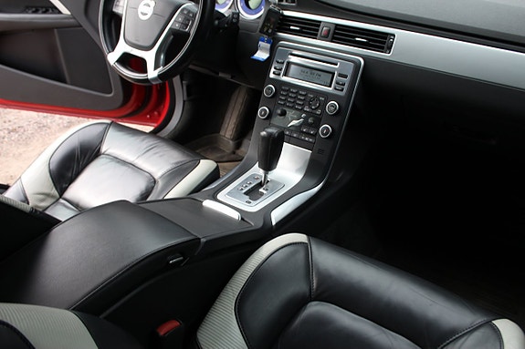 Volvo V70 6 of 7