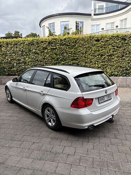 BMW 318d 2 of 4