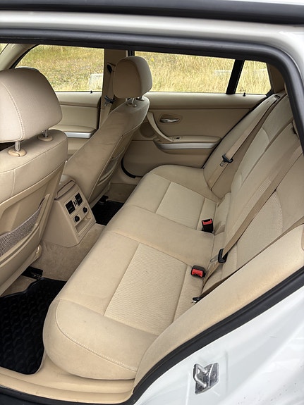 BMW 318d 4 of 4