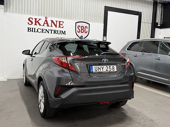 Toyota C-HR 6 of 11