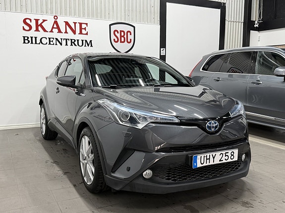 Toyota C-HR 3 of 11