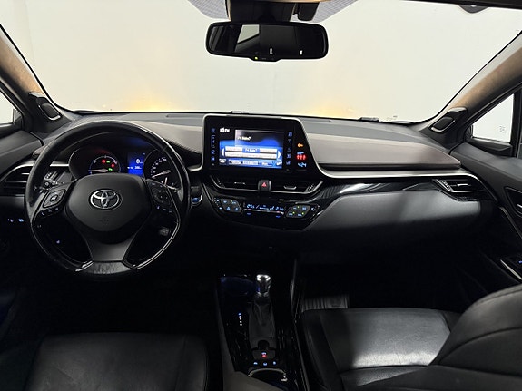 Toyota C-HR 7 of 11