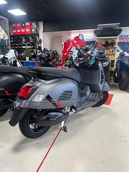 Piaggio Vespa GTS 310, 2026 2 of 8
