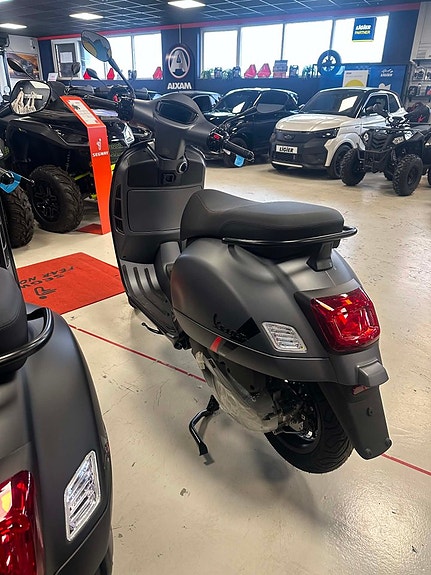 Piaggio Vespa GTS 310, 2026 3 of 8