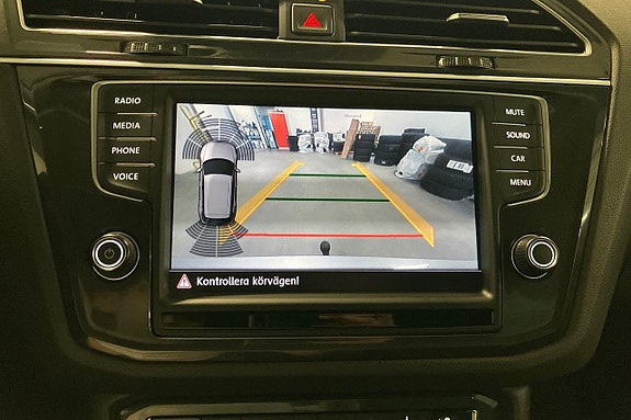 Volkswagen Tiguan 17 of 28