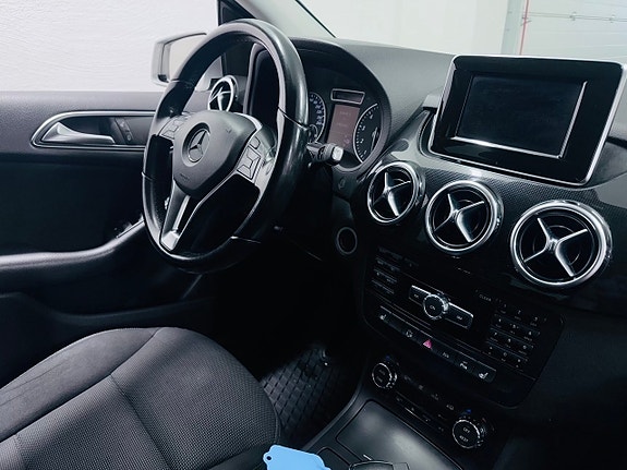 Mercedes-Benz B180 5 of 21