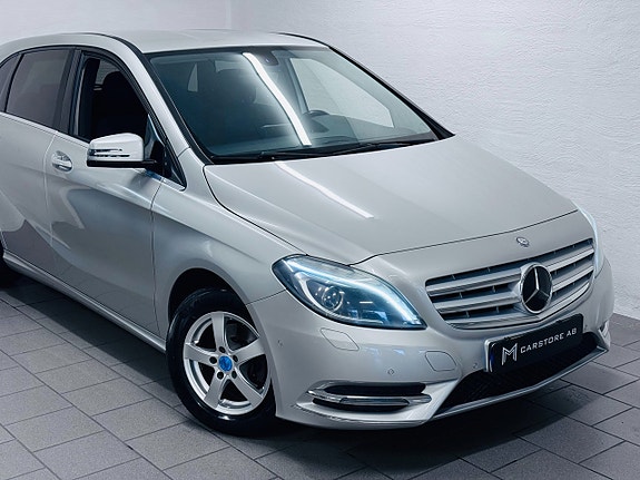 Mercedes-Benz B180 2 of 21