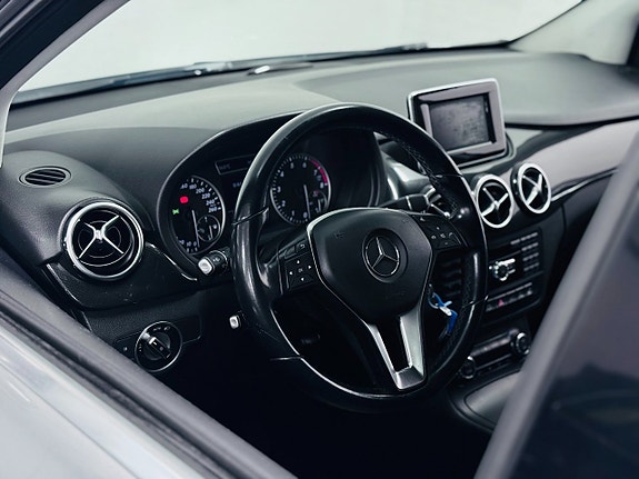 Mercedes-Benz B180 9 of 21