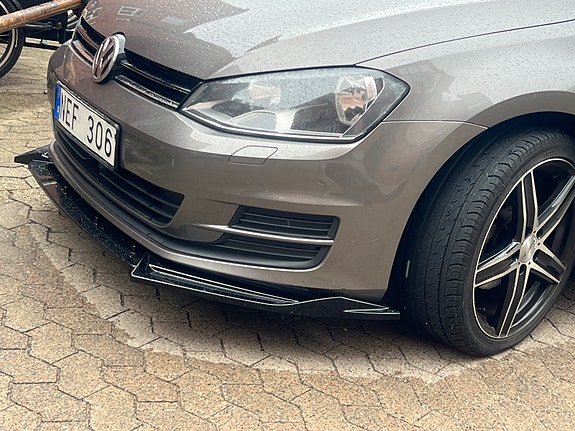 Volkswagen Golf VII 21 of 24