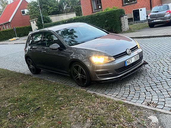 Volkswagen Golf VII 23 of 24