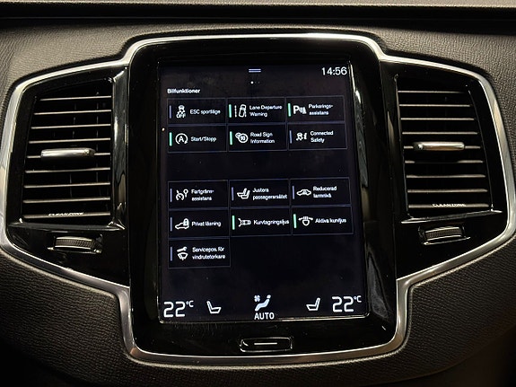 Volvo XC90 26 of 30