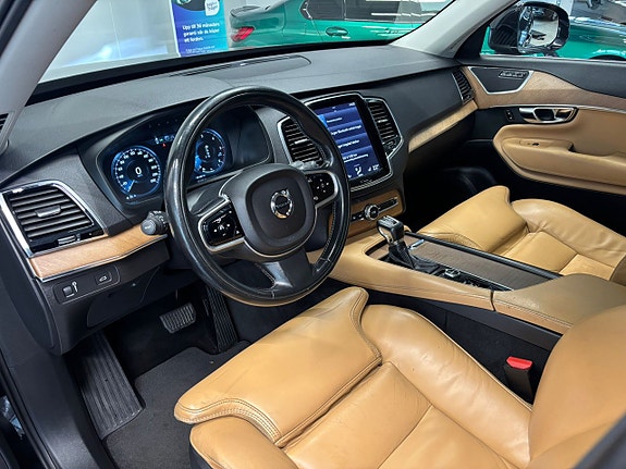 Volvo XC90 12 of 30