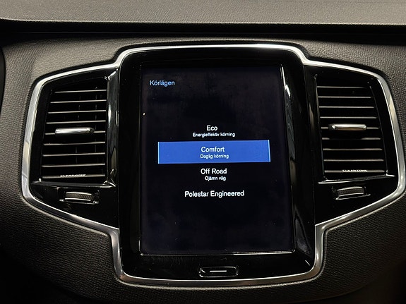 Volvo XC90 24 of 30