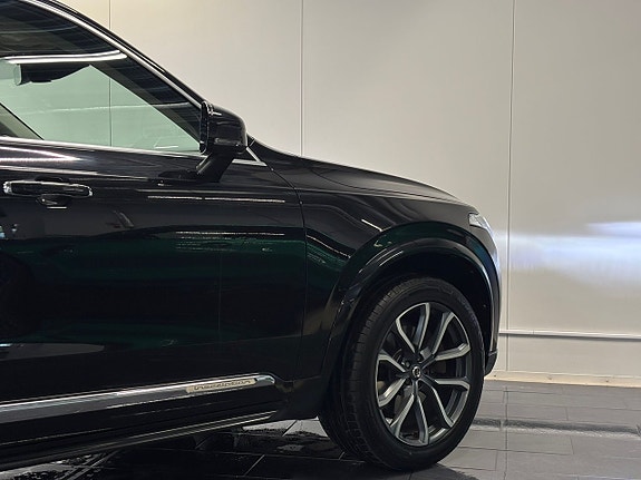 Volvo XC90 11 of 30