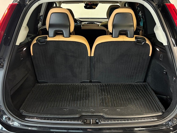 Volvo XC90 9 of 30