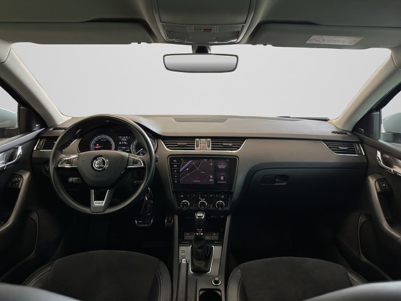 Skoda Octavia Scout 11 of 23