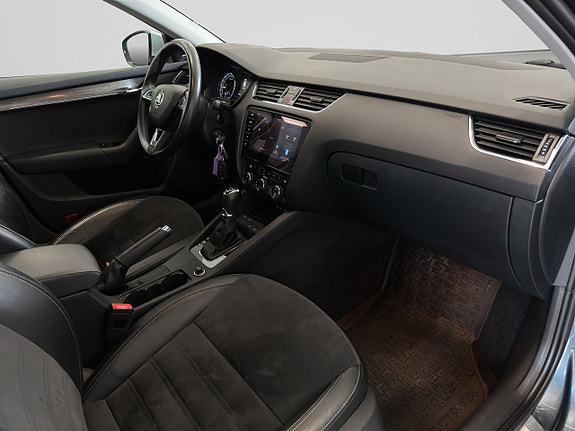 Skoda Octavia Scout 10 of 23