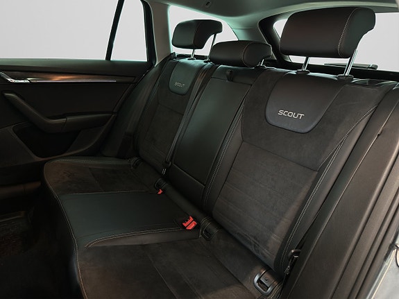 Skoda Octavia Scout 21 of 23