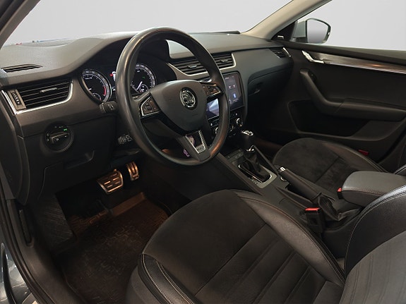 Skoda Octavia Scout 8 of 23