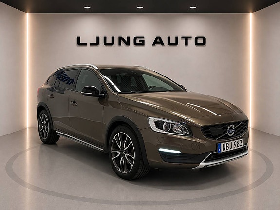 Volvo V60 Cross Country 3 of 28