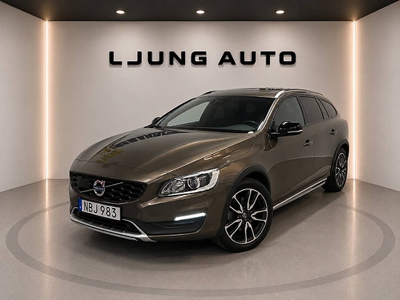 Volvo V60 Cross Country 2 of 28