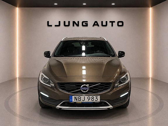 Volvo V60 Cross Country 4 of 28