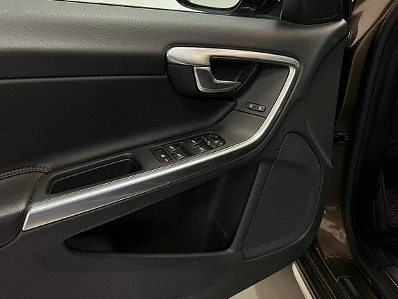 Volvo V60 Cross Country 23 of 28