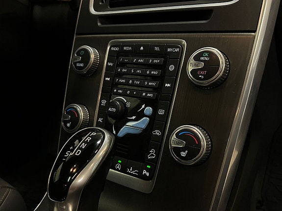 Volvo V60 Cross Country 18 of 28