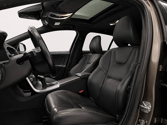 Volvo V60 Cross Country 12 of 28
