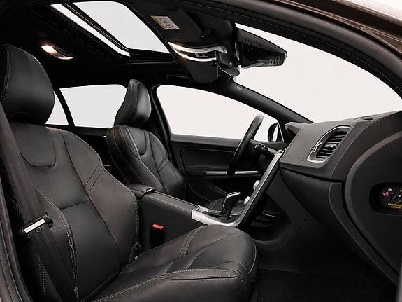 Volvo V60 Cross Country 11 of 28