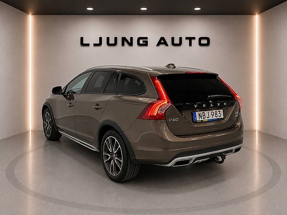 Volvo V60 Cross Country 6 of 28