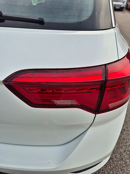 Volkswagen T-Roc 7 of 8